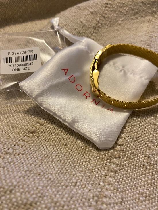 Gold Mesh Buckle Bracelet - Elegant Women’s Accessory